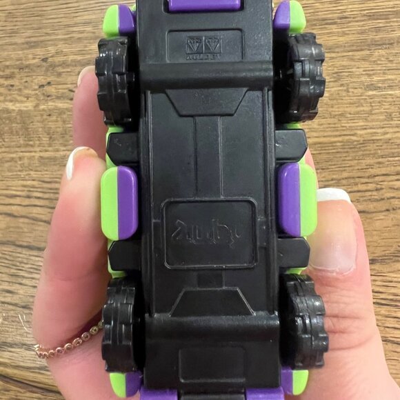 2019 Auby Toy Green Plastic Flip Truck Transformer Vehicle - Picture 5 of 5